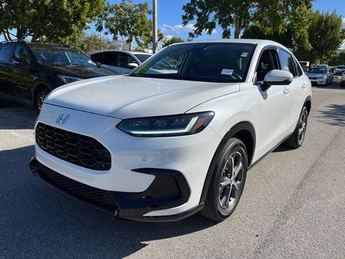 Used 2023 Honda HR-V EX-L image 2