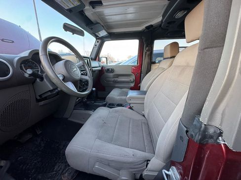 Used 2008 Jeep Wrangler Sahara w/ Dual Top Group AWD/4WD image 22