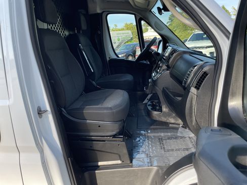 Used 2025 RAM ProMaster 2500 w/ U-Haul Equipment Group FWD image 31