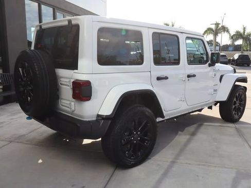 Used 2024 Jeep Wrangler Unlimited Sahara AWD/4WD image 3