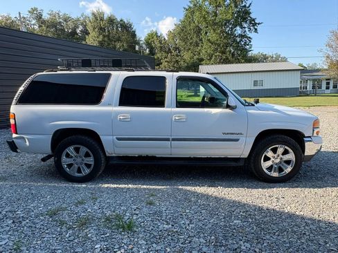 Used 2005 GMC Yukon XL SLT w/ SLT Preferred Equipment Group AWD/4WD image 4