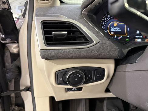 Used 2020 Lincoln MKZ w/ Convenience Package FWD image 20