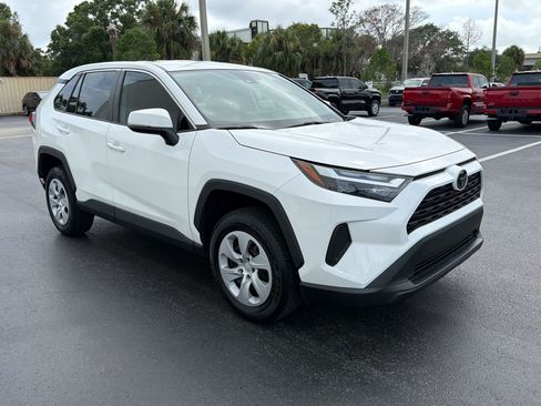 Used 2024 Toyota RAV4 LE FWD image 7
