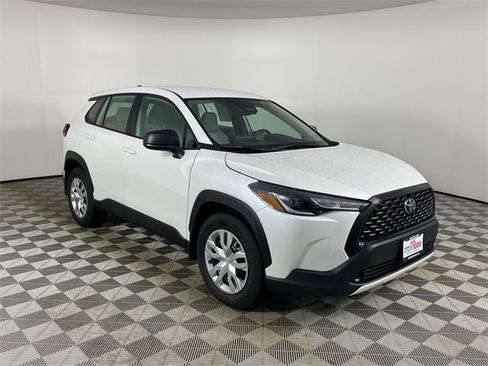 Used 2025 Toyota Corolla Cross L image 23