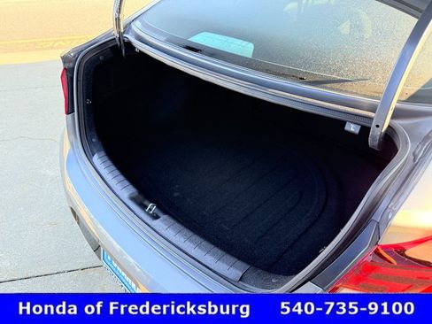 Used 2019 Hyundai Elantra Value Edition w/ Winter Weather Package FWD image 18