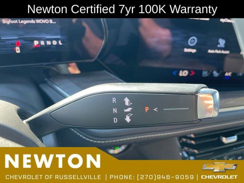 Used 2025 Chevrolet Tahoe Premier AWD/4WD image 17