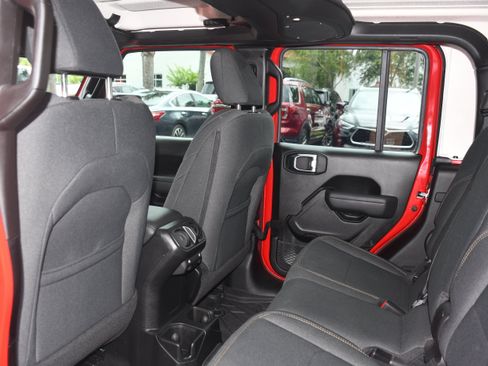 Used 2025 Jeep Gladiator Sport AWD/4WD image 14