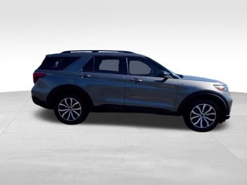Used 2022 Ford Explorer ST-Line w/ Class IV Trailer Tow Package AWD/4WD image 9