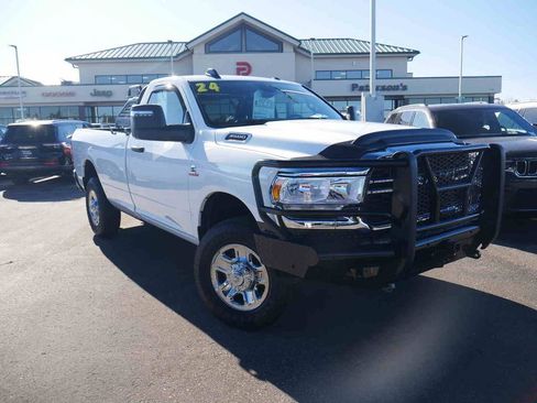 Certified 2024 RAM 3500 Tradesman w/ Chrome Appearance Group image 36