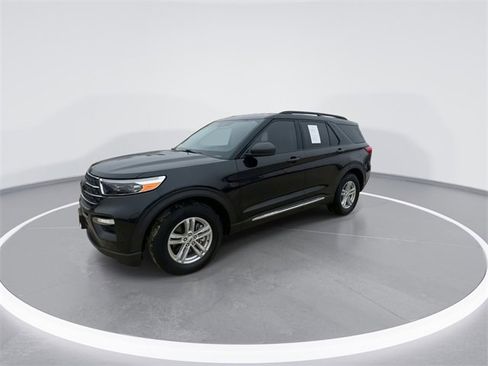 Certified 2024 Ford Explorer XLT w/ Equipment Group 202A image 5