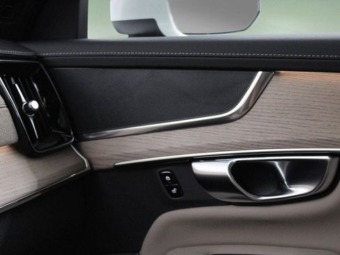 New 2026 Volvo XC90 B5 Core AWD/4WD image 41