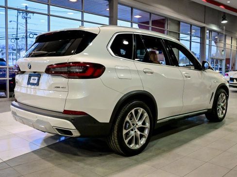 Used 2022 BMW X5 xDrive40i w/ Premium Package image 5