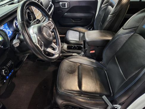 Used 2021 Jeep Wrangler Unlimited Rubicon 4xe w/ Cold Weather Group AWD/4WD image 17