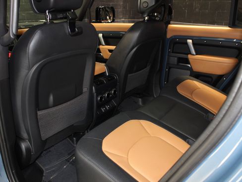 Used 2023 Land Rover Defender 110 X-Dynamic SE image 36