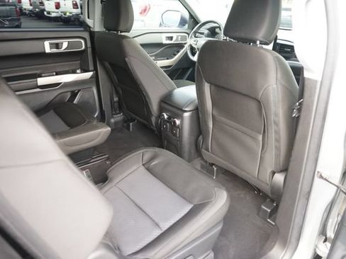 Used 2022 Ford Explorer XLT RWD image 16