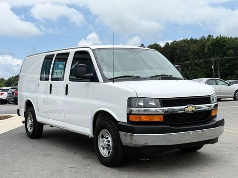 Used 2023 Chevrolet Express 2500 w/ Driver Convenience Package RWD image 6