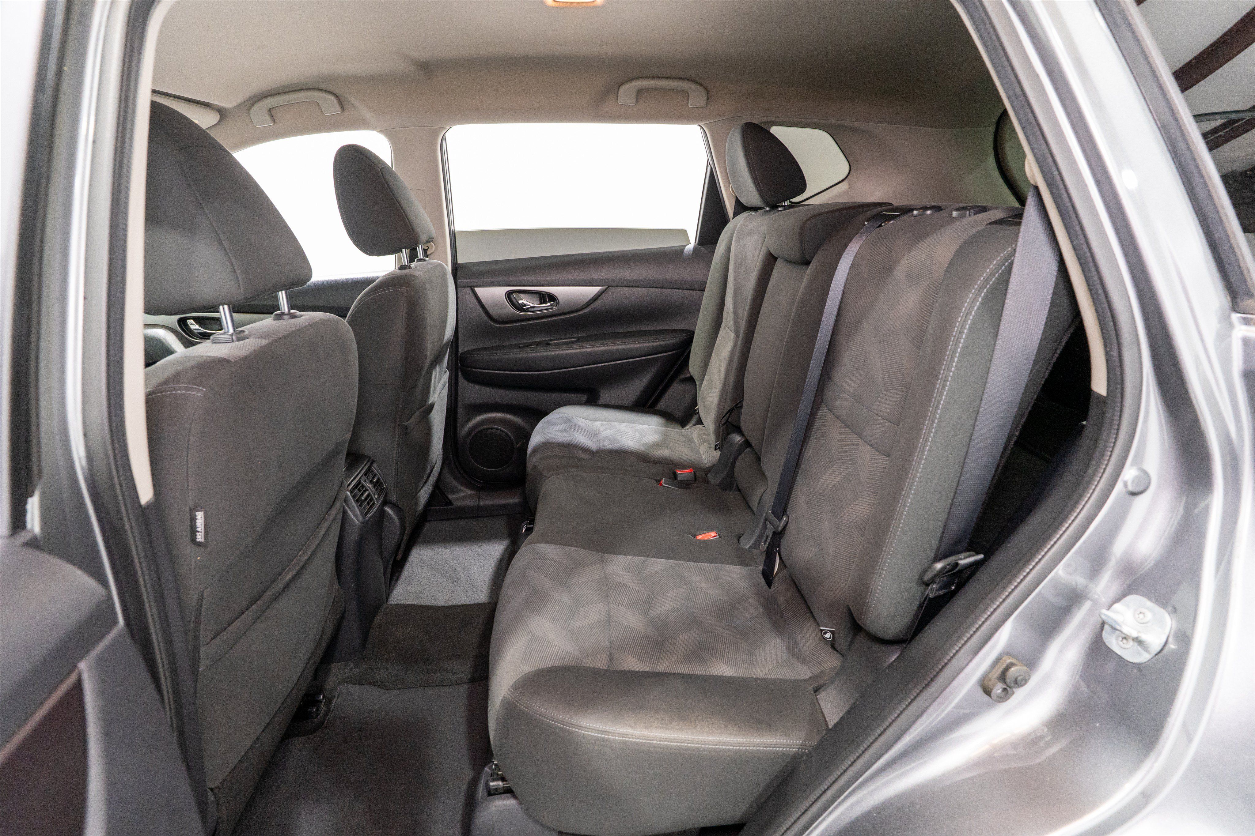 Used 2016 Nissan Rogue SV AWD/4WD image 27