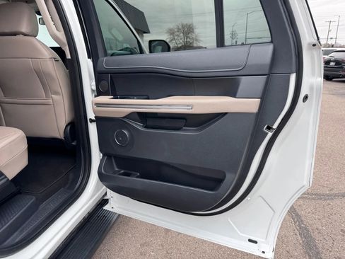 Used 2024 Ford Expedition Max Limited image 8