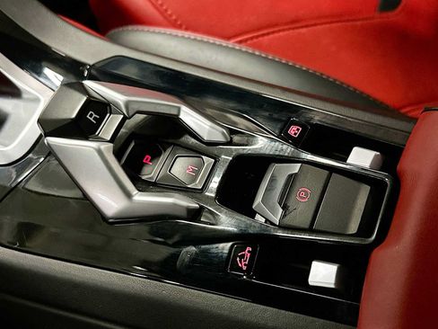 Used 2022 Lamborghini Huracan EVO RWD image 17