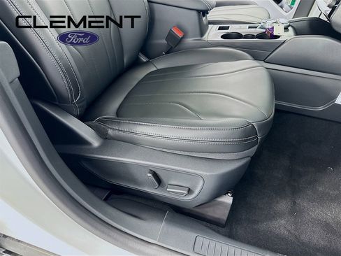 New 2025 Ford Escape SE w/ PHEV Premium Package image 31