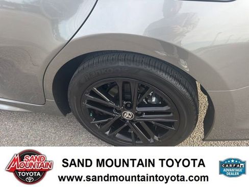 Used 2025 Toyota Camry SE w/ Convenience Package image 12