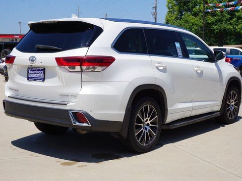 Used 2019 Toyota Highlander Limited AWD/4WD image 3