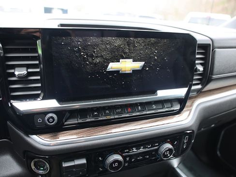 Used 2025 Chevrolet Silverado 1500 LT Trail Boss w/ Convenience Package II image 30