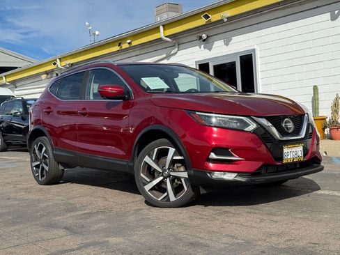 Used 2020 Nissan Rogue Sport SL w/ Premium Package FWD image 2