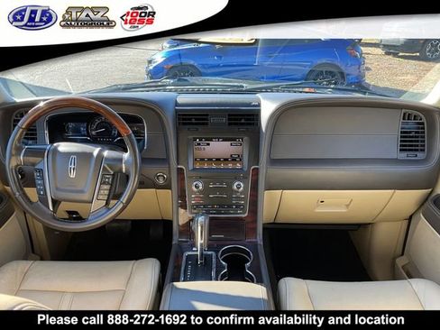 Used 2017 Lincoln Navigator Reserve AWD/4WD image 17