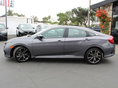 Used 2021 Honda Civic Sport image 2