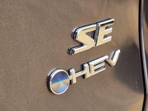 Used 2025 Toyota RAV4 SE AWD/4WD image 7