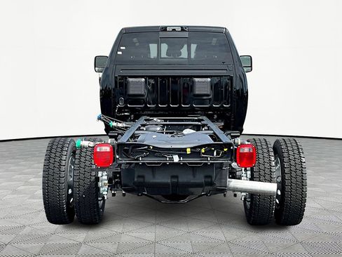 New 2026 RAM 4500 4x4 Crew Cab DRW w/ Laramie Trim Package image 5