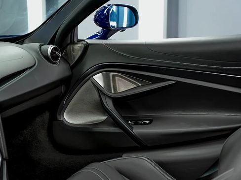 Used 2020 McLaren 720S Spider RWD image 37