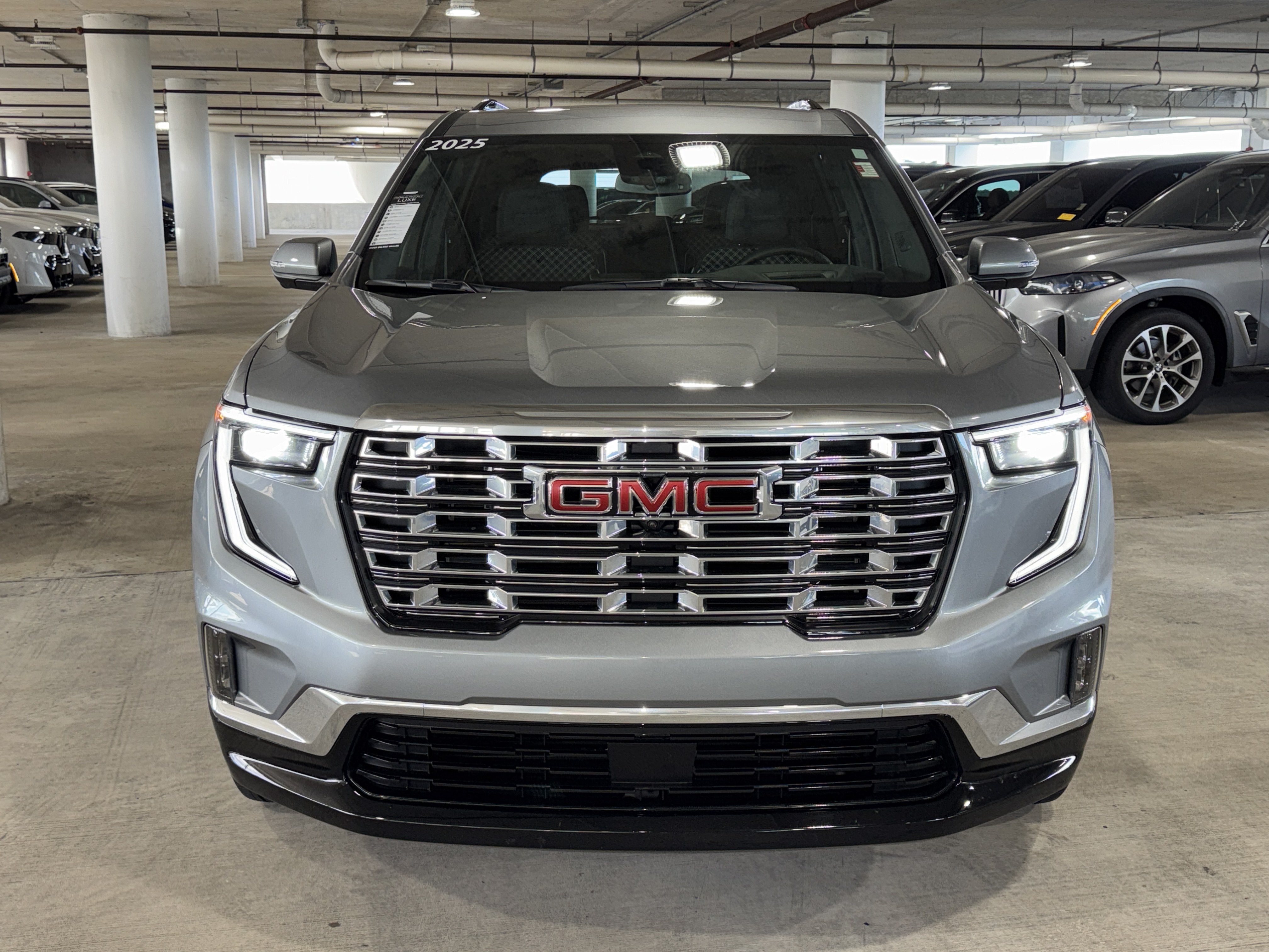 Used 2025 GMC Acadia Denali FWD image 3