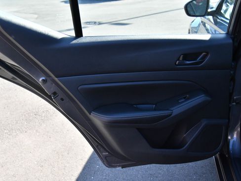 Used 2024 Nissan Altima 2.5 SV image 30