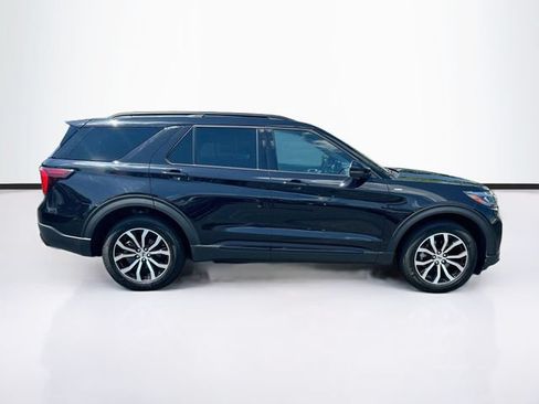 Certified 2025 Ford Explorer ST-Line AWD/4WD image 11