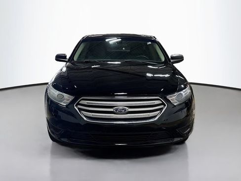 Used 2017 Ford Taurus SE FWD image 2