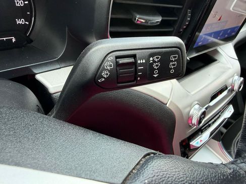 Used 2023 Ford Explorer XLT w/ Equipment Group 202A RWD image 27