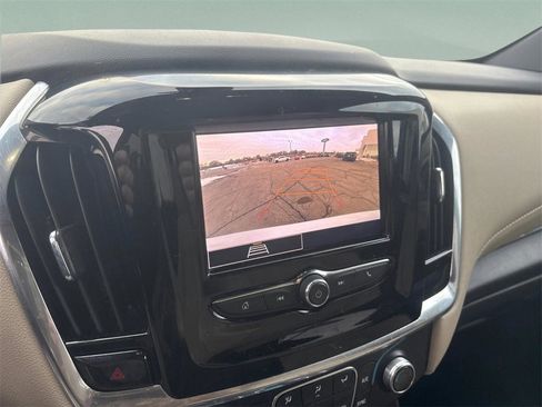Used 2023 Chevrolet Traverse LS image 25
