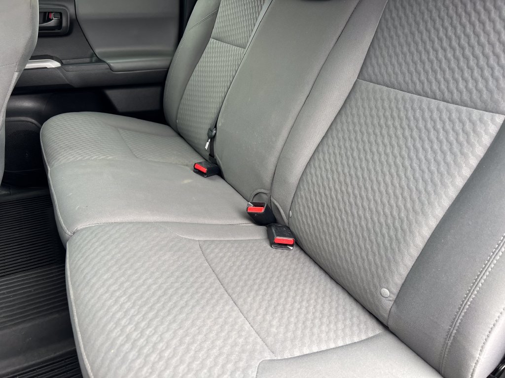 Used 2020 Toyota Tacoma SR5 AWD/4WD image 14