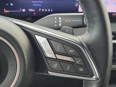 Used 2025 Buick Enclave Preferred w/ Power Package image 34