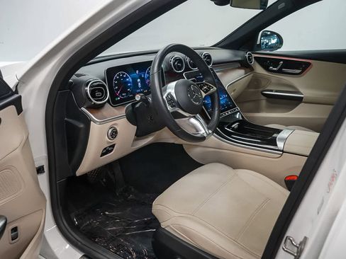 Used 2025 Mercedes-Benz C 300 4MATIC Sedan image 18