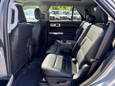 Used 2023 Ford Explorer XLT w/ Equipment Group 202A AWD/4WD image 27