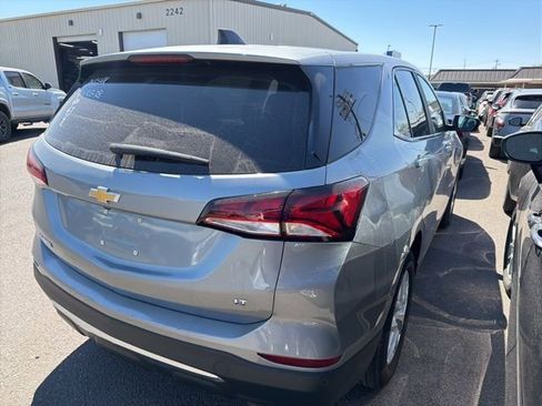 Used 2024 Chevrolet Equinox LT image 2
