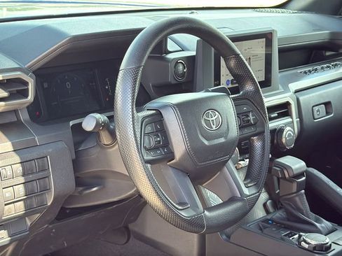 Certified 2025 Toyota Tacoma SR5 AWD/4WD image 9