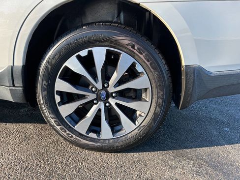 Used 2017 Subaru Outback 3.6R Limited image 21