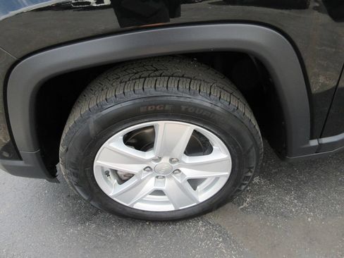 Used 2022 Jeep Compass Latitude w/ Sun and Sound Group AWD/4WD image 13