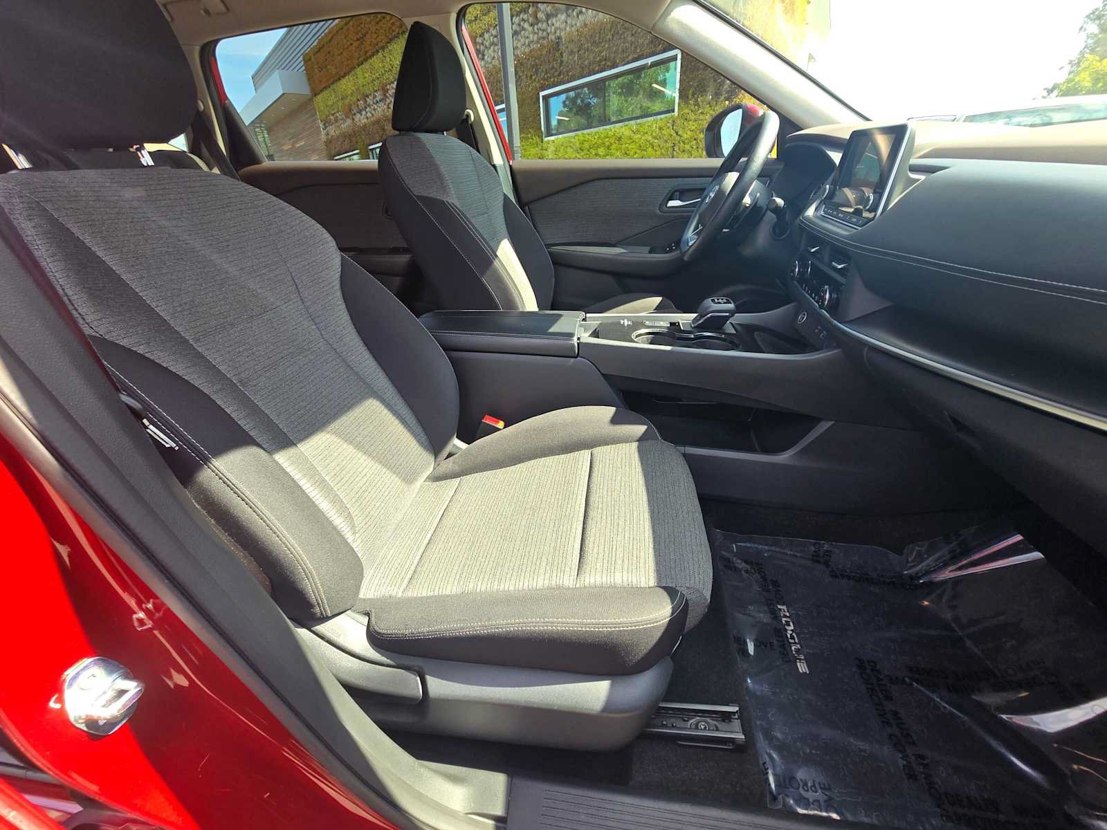 Used 2023 Nissan Rogue SV FWD image 10