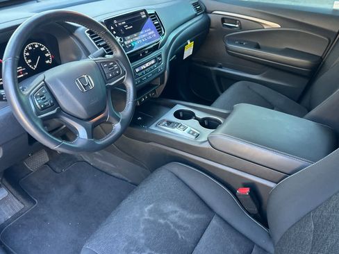 Used 2024 Honda Ridgeline Sport image 10