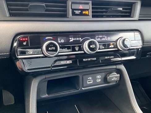 Used 2025 Honda Pilot Touring image 31